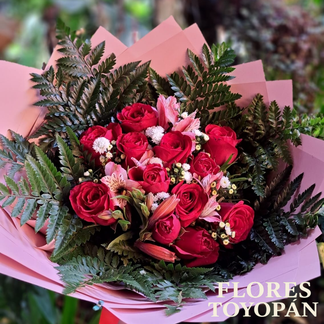 Ramo de rosas estilo Toyopán, entregas en GAM, San José, Heredia y alrededores.
